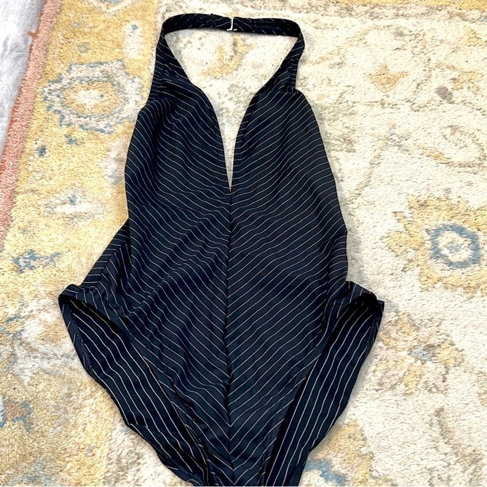 ⭐️Anne Cole, 14, Low-Front, Sexy One-Piece, Lightly Striped, Excellent Condition